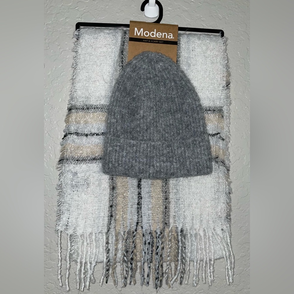 MONDENA SCARF WITH FRINGE AND HAT WHITE, PEACH, GRAY